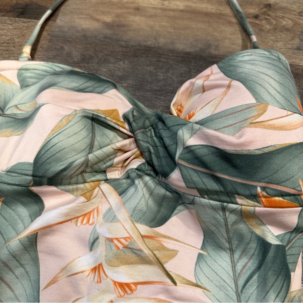TOMMY BAHAMA | SWIMSUIT - Picture 2 of 5